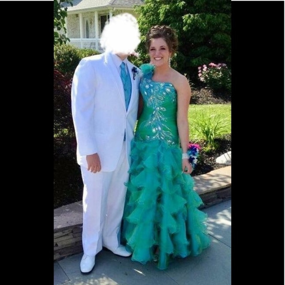 Prom Dress - Picture 2 of 3
